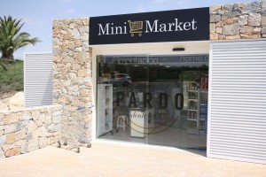 Las Colinas Mini Market